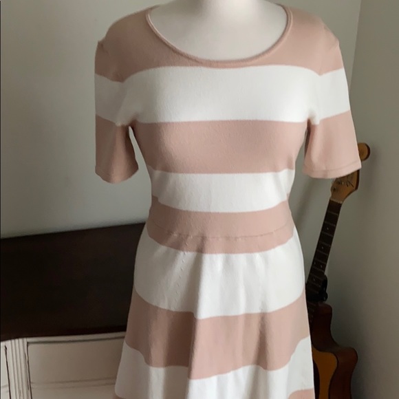 BCBGMaxazria stretch shift dress cream/tan white - Picture 4 of 9